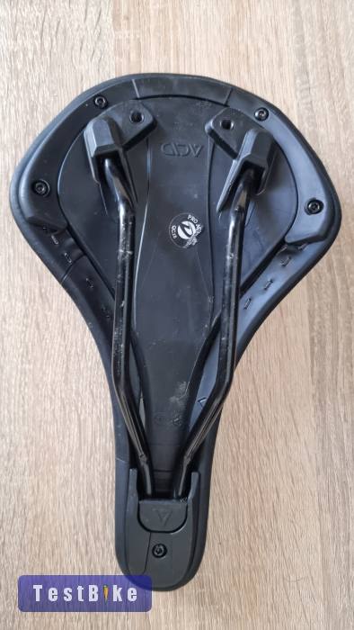 Cube Acid Venec nyereg