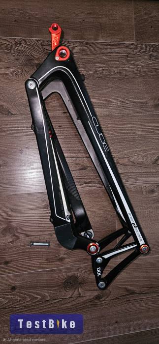 Cube AMS 100 SHPC karbon hátsó rész