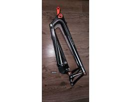 Cube AMS 100 SHPC karbon hátsó rész