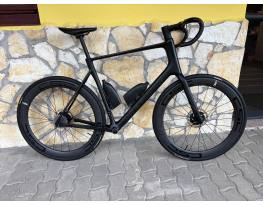 Cube Attain C:62 race vázszett eladó új