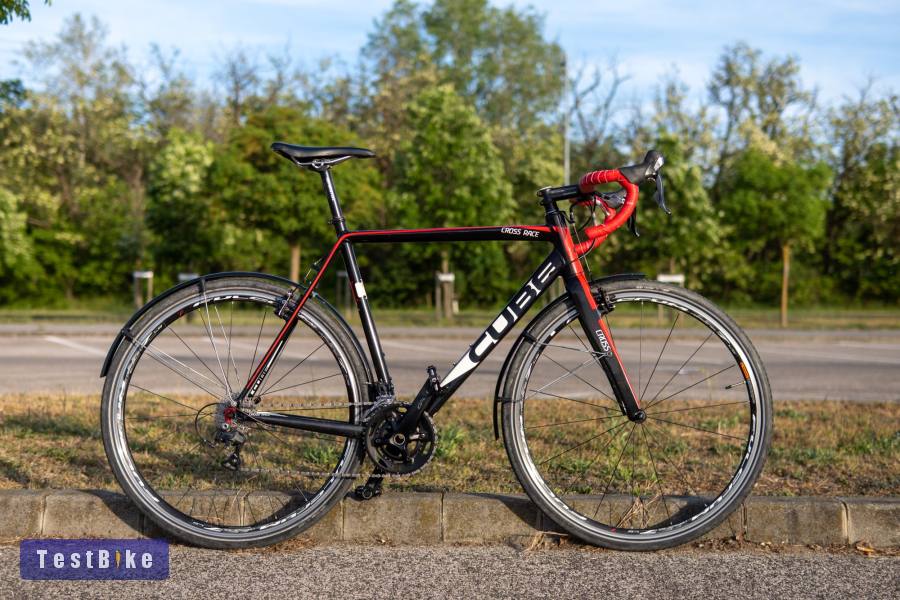 Cube Cross Race 