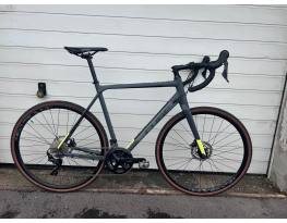 Cube Cross Race L méret 105 szettel