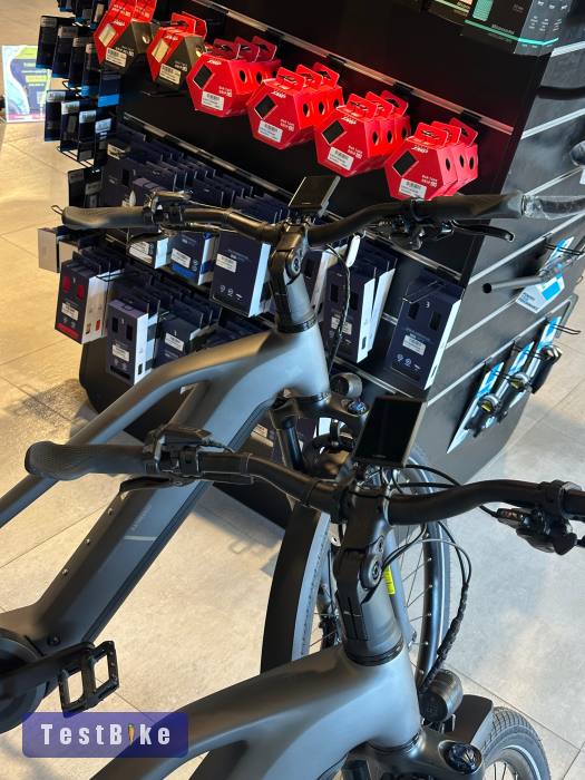 Cube Kathmandu hybrid pro 800 46cm trapéz