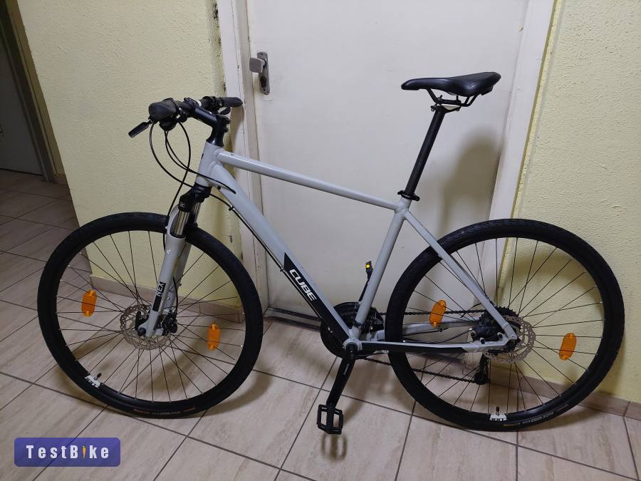 Cube Nature Pro 28-as cross trekking, újszerű