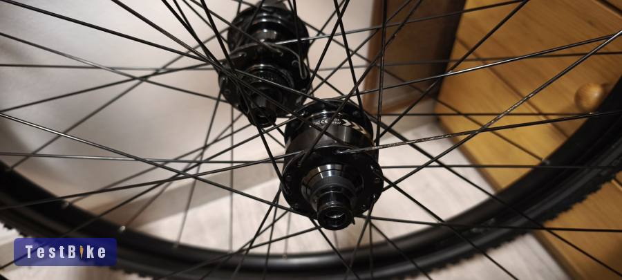 Cube Nuroad Race kerekek