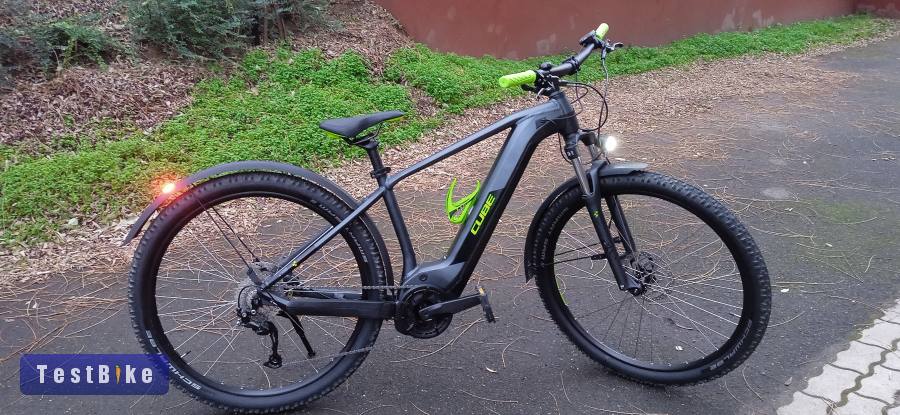 Cube Reaction Hybrid 