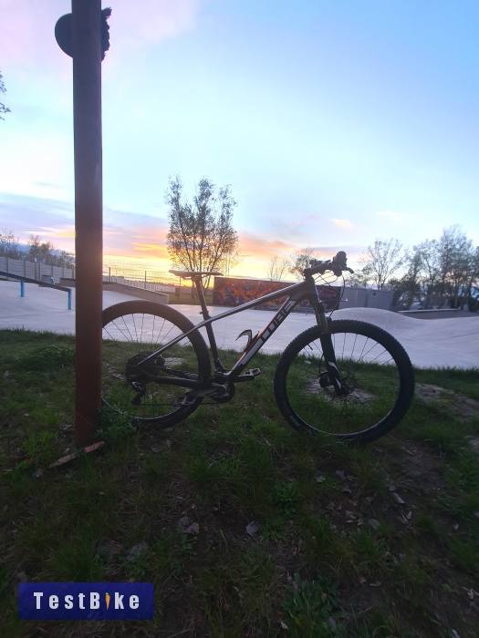 Cube reaction pro Carbon áron alul, Irányár!