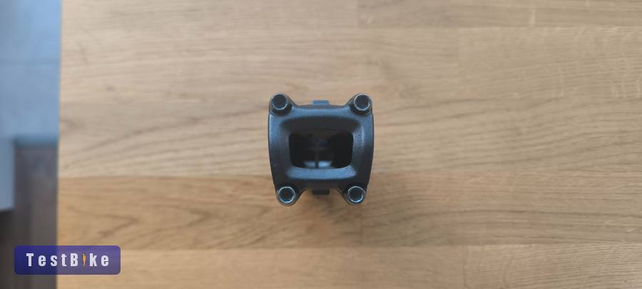 Cube Stem Agree / Cross Race