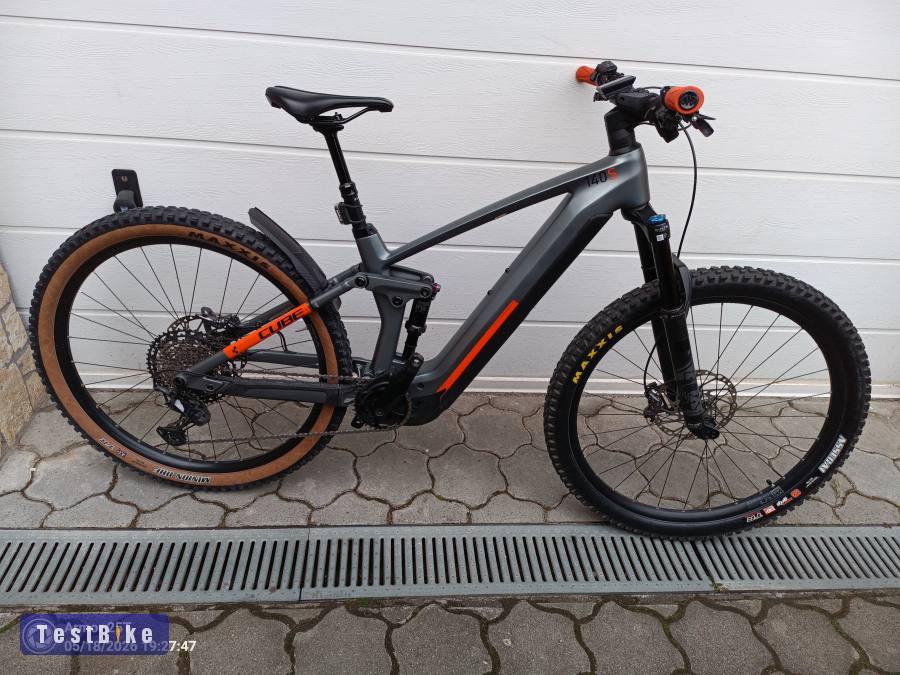 Cube Stereo Hybrid SL karbon eladó!