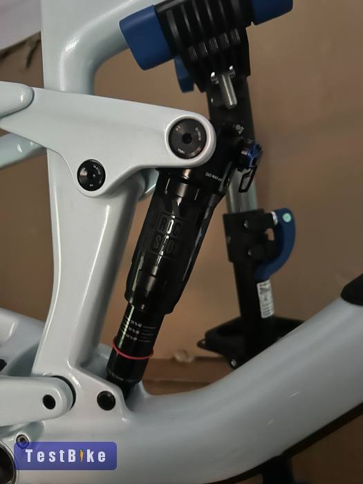 Cube Stereo One44 C68X prémium carbon váz Új