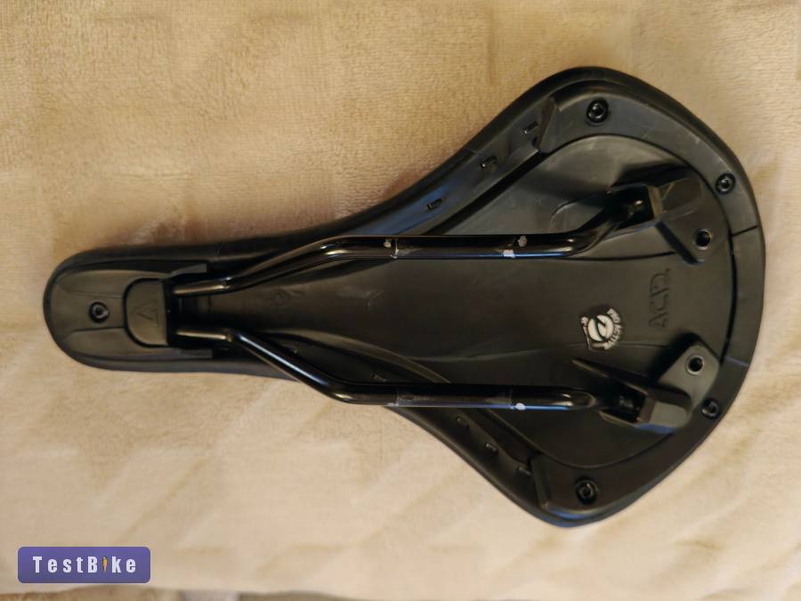 Cube Venec Lite nyereg eladó 