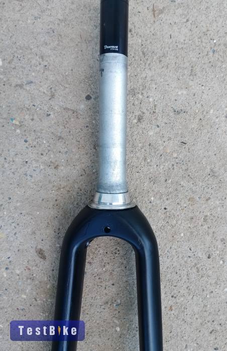CX- Gravel karbon merevvilla