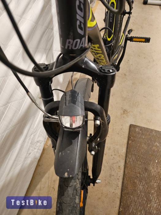 Cyclista Moutain Bike 55 cm "M" méret 