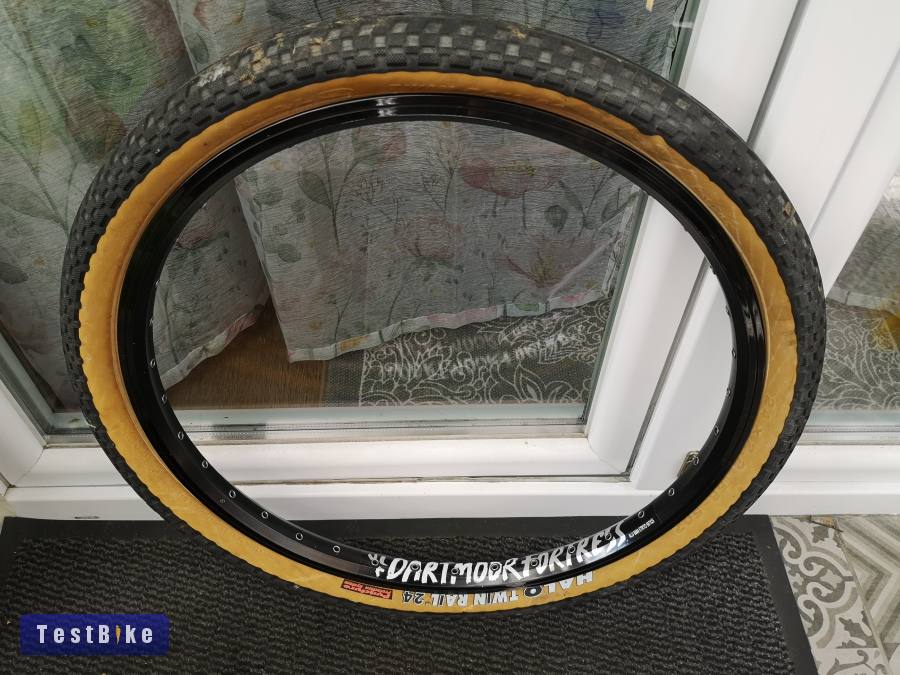 Dartmoor Fortress 24"