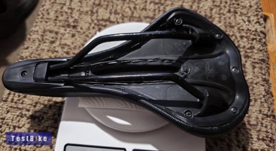 Decathlon ergonomikus xc gavel országuti nyereg,
