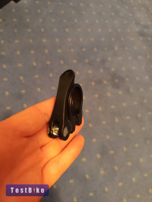 Dechatlon nyeregcső bilincs 31,6mm