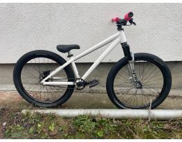 Dirtjump kerékpár 26" M méret