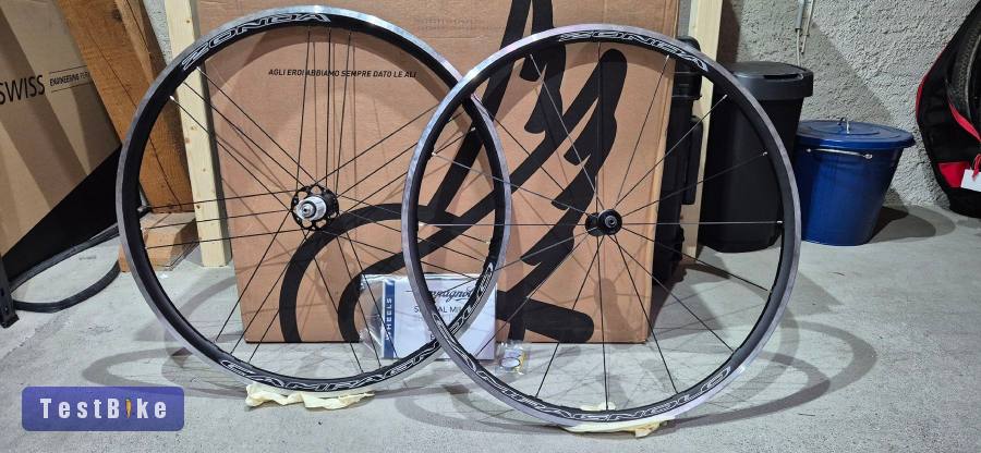 Dobozos új Campagnolo Zonda C17 felnifékes kerékszett