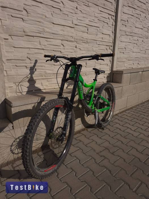 Downhill (DH) kerékpár