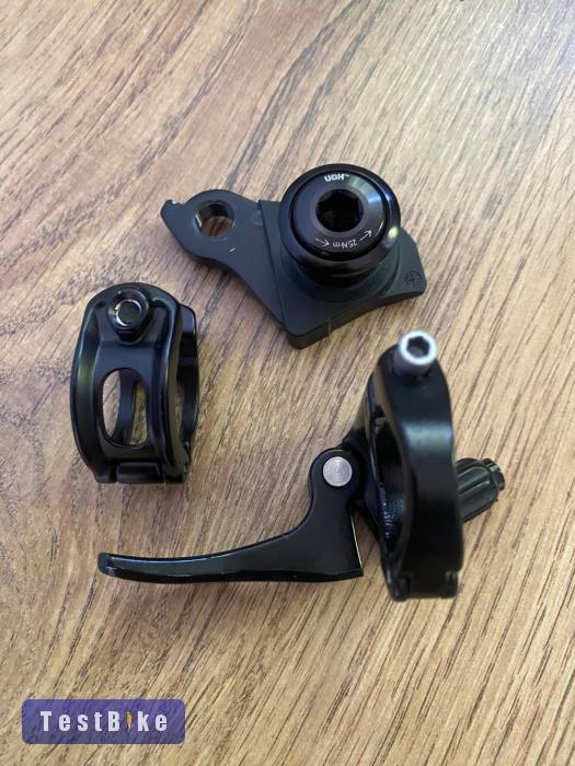 Dropper kar, UDH váltófül, Sram MMX bilincs