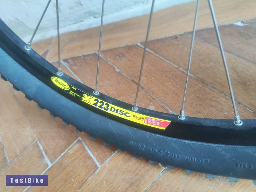 DT Onyx kerékszett Mavic felnivel, Dt küllőkkel, Continental