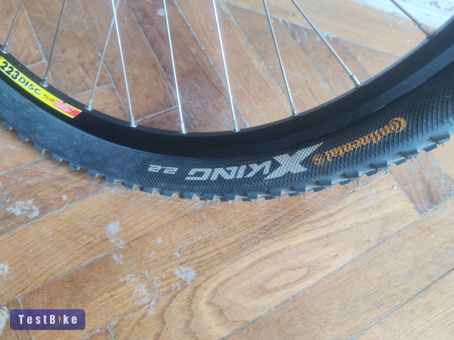 DT Onyx kerékszett Mavic felnivel, Dt küllőkkel, Continental