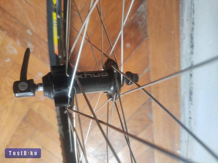 DT Onyx kerékszett Mavic felnivel, Dt küllőkkel, Continental