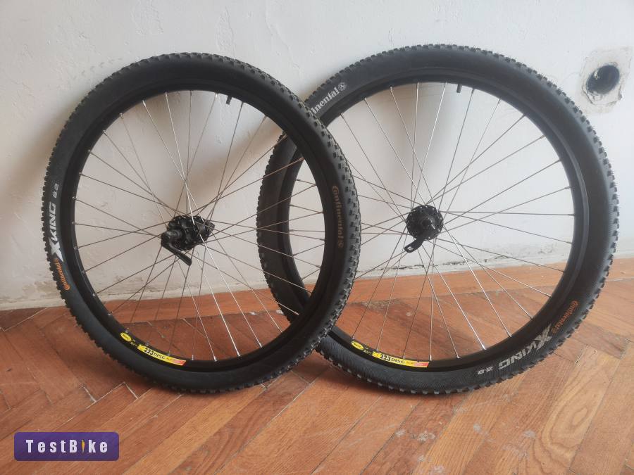 DT Onyx kerékszett Mavic felnivel, Dt küllőkkel, Continental