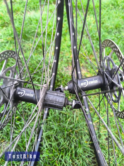 DT Swiss tárcsafékes 26"-os kerékszett 