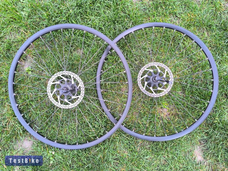 DT Swiss tárcsafékes 26"-os kerékszett 