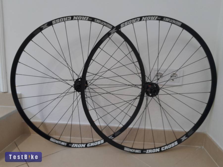 DT Swiss 240 - Notubes ZTR Iron Cross kerékszett eladó
