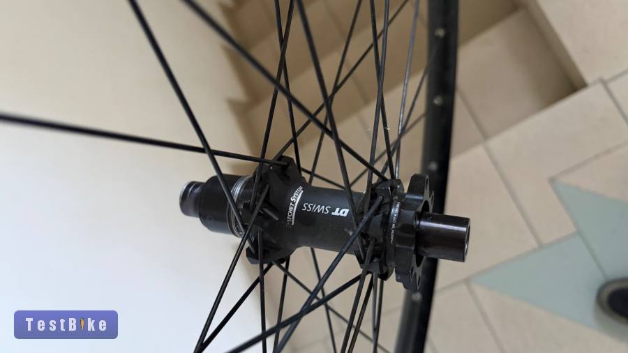 DT Swiss 29" Boost hátsó kerék (M462 felni, Ratchet agy, SRA