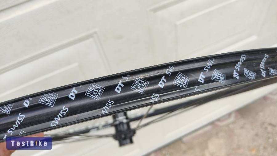 DT Swiss 29" Mtb első kerék