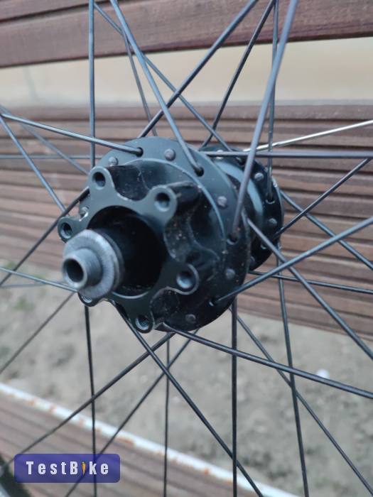 DT Swiss 420SL hátsó kerék 