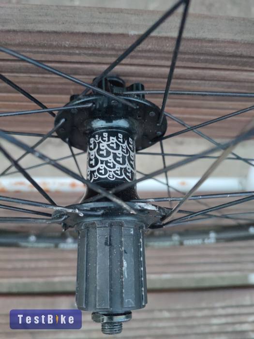 DT Swiss 420SL hátsó kerék 