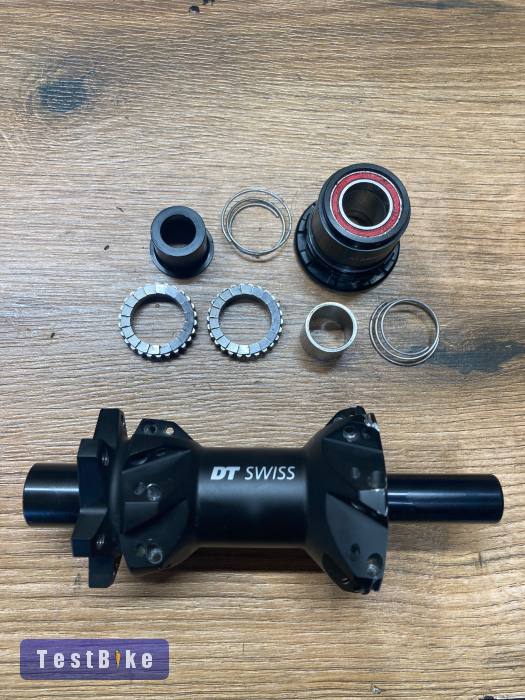 DT Swiss boostos 370-es hátsó agy