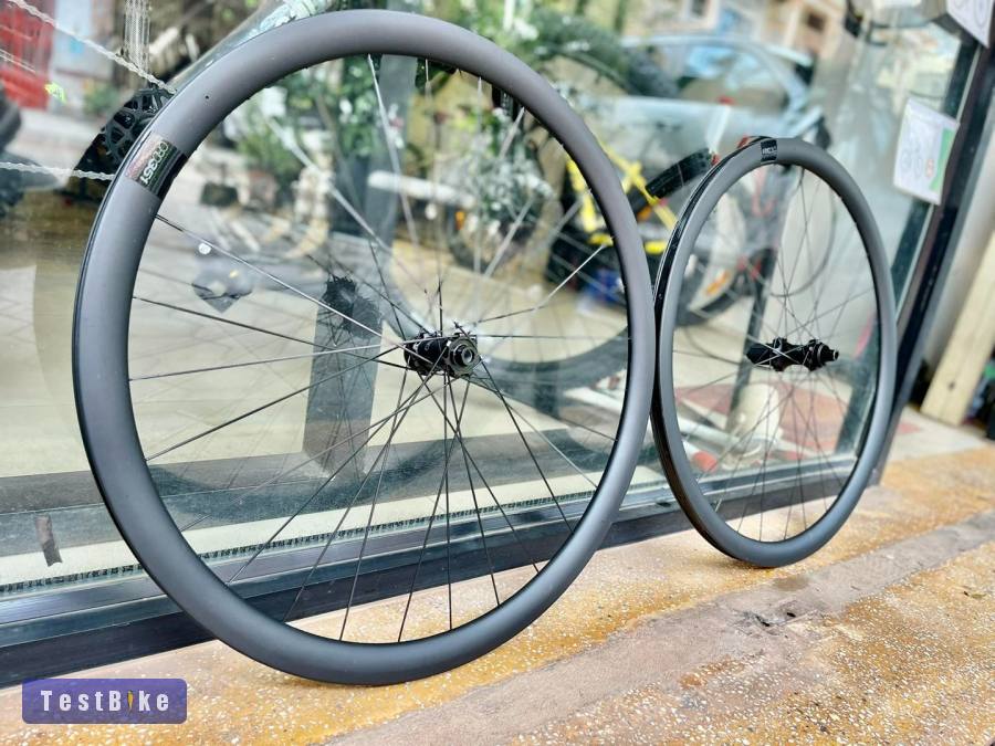 DT Swiss CRD-351 karbon 35mm kerékszett