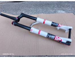 DT Swiss EXM150 első villa (150mm rugóút) 26", 100×15mm