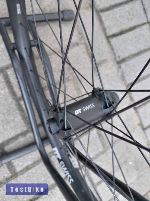 DT Swiss HU1900 27,5 első kerék