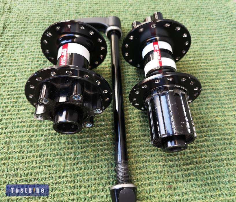 DT Swiss M1800 agypár 