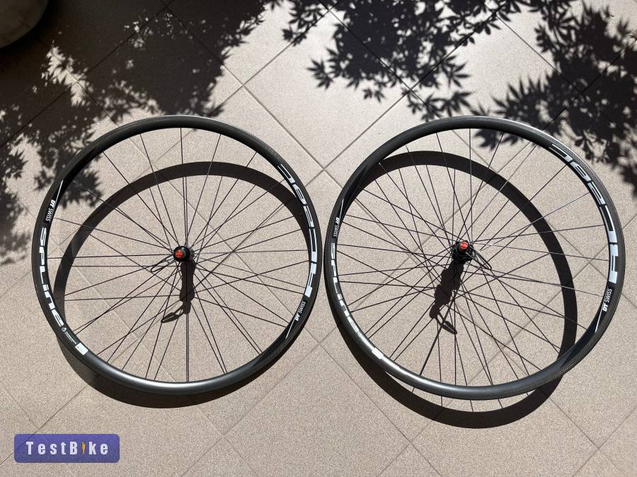 DT Swiss RC28C Spline felnifékes kerékszett