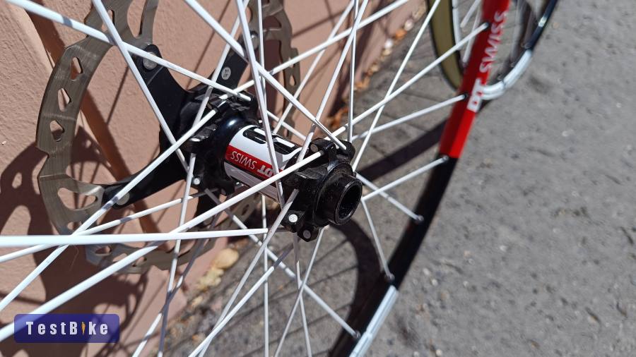 DT Swiss XR RS kerékszett + Shimano SM-RT67 féktárcsák