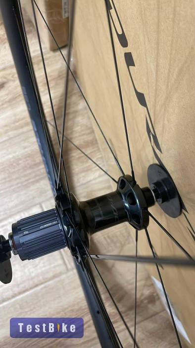 Dura-Ace WH-R9200 C36 szingós kerékszett+Tufo Hi-Comp. 25mm