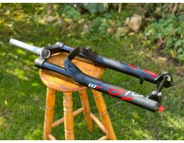 DVO Onyx 38, DVO Diamond, RockShox Yari RC enduro villák