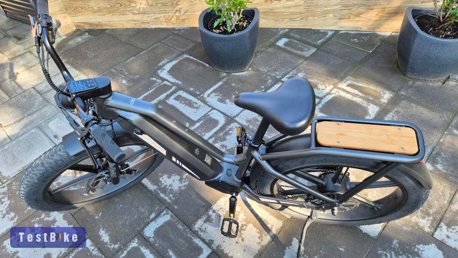 E-bike Fiido Titan gázkarral és rásegítéssel is (45 km/h)