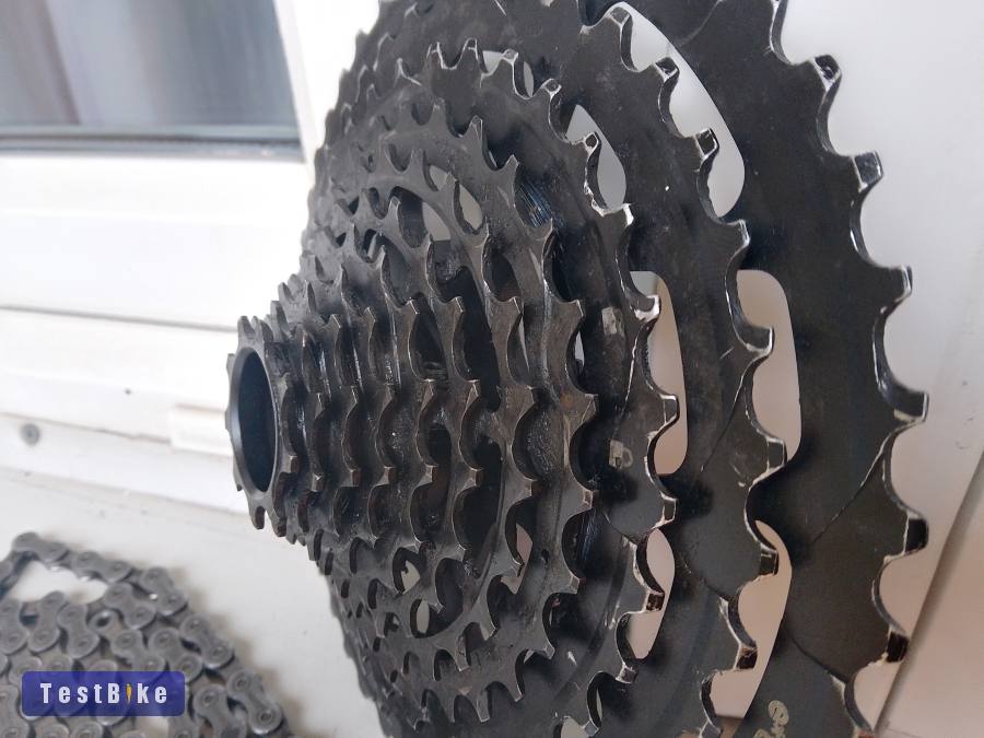 E thirteen 11seb 9-46 fogaskoszorú, Shimano cn-hg 601 lánc