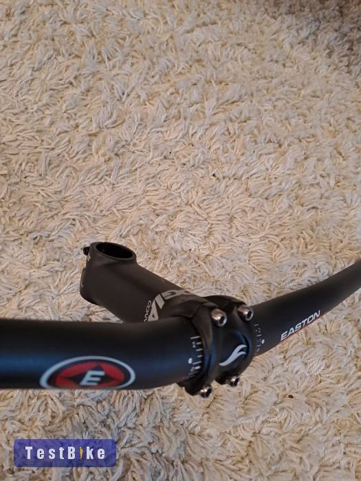 Easton kormány és Giant stucni