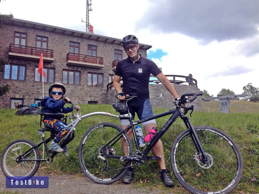 Egy nyomtávos kerékpár utánfutó