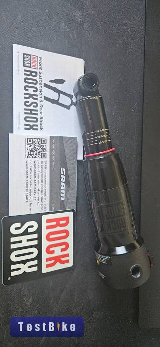 Egy új Trunnionos RockShox Deluxe Select mérete 185x55