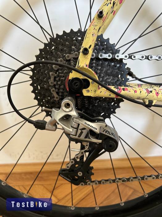 Egyedi Csepel Deepspace gravel (54 cm)